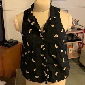 Embroidered bee button up tank top